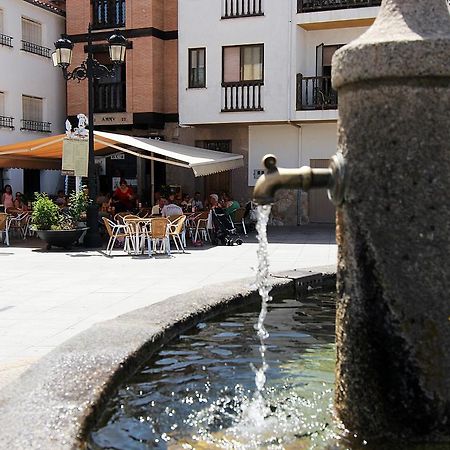 Hostal Yessy Candeleda Exterior foto