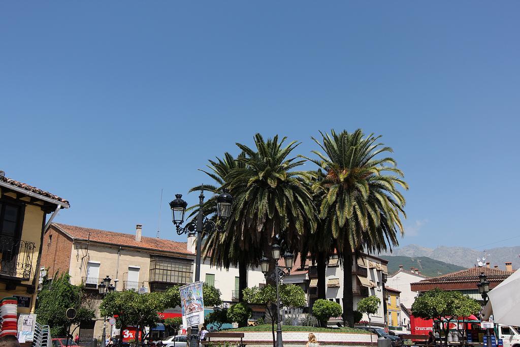 Hostal Yessy Candeleda Exterior foto